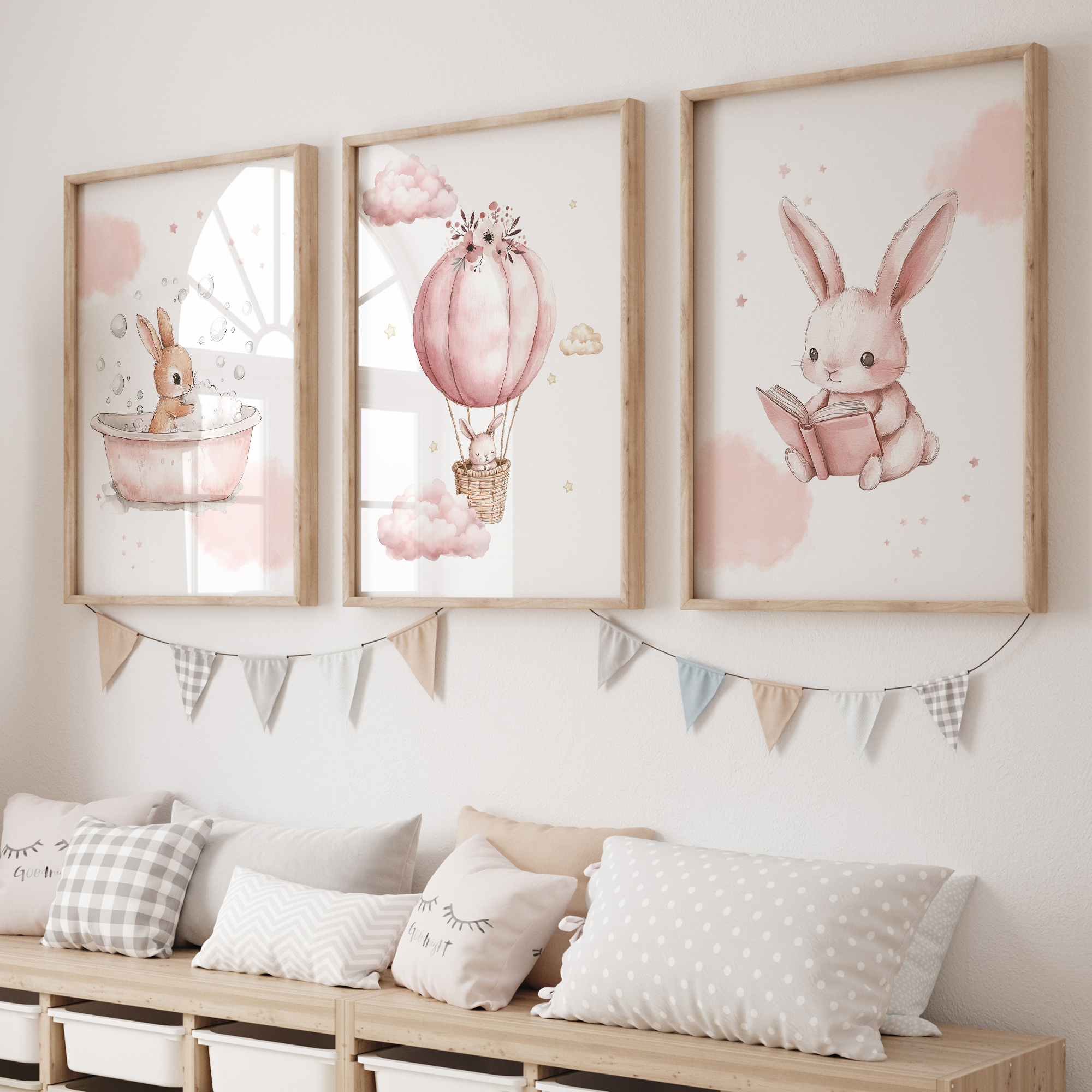 Interior Design Room - Kartun Kelinci Merah Muda Kecil Di