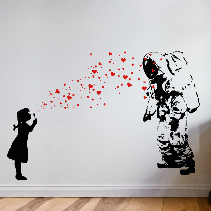 Interior Design Studio - Wall Decal ASTRONAUT & HEART BUBBLE